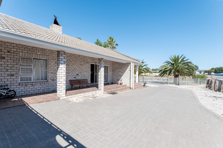 3 Bedroom Property for Sale in Laaiplek Western Cape